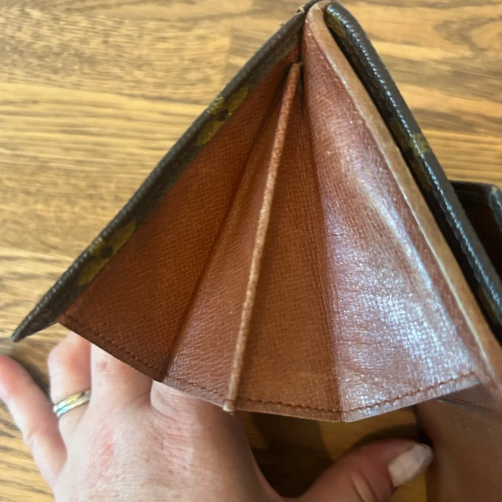Louis Vuitton Compact Monogram Wallet Brown snap Vintage